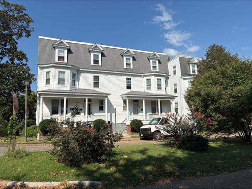 1 Bed 1 Bath Rental at 348 Washington Street #2, Portsmouth, VA – photo 1