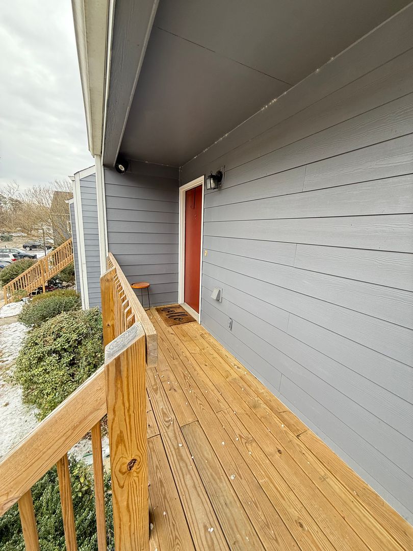 Williamsburg House: 1203 H-3 Jamestown Road