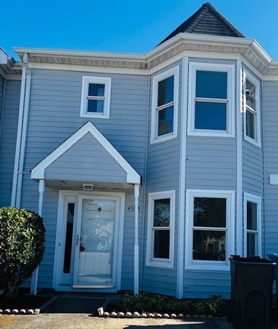 Virginia Beach House: 4705 Padma Court