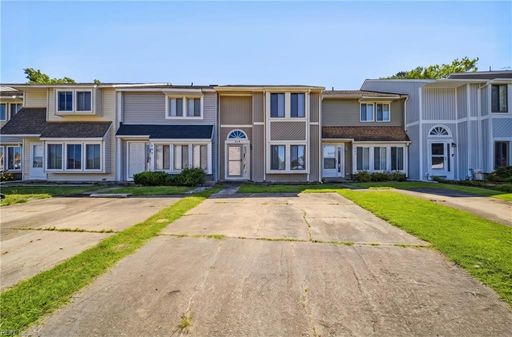 2 Bed 2.5 Bath Rental at 719 Waters Drive, Virginia Beach, VA – photo 1