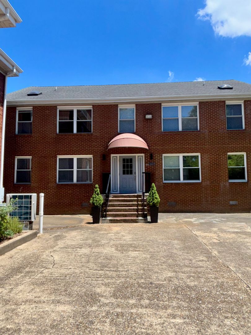 Norfolk Apartment: 1512&16 Colonial & 429&431 Spotswood Units