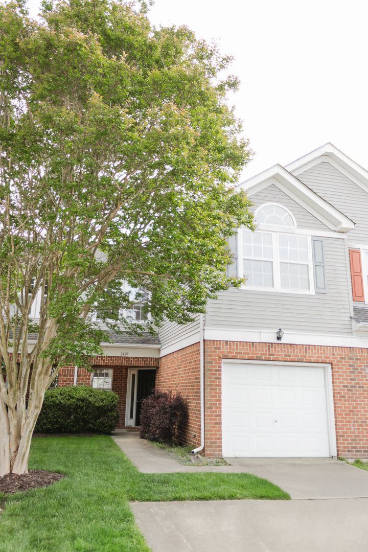 Virginia Beach House: 2409 Dillingham Road