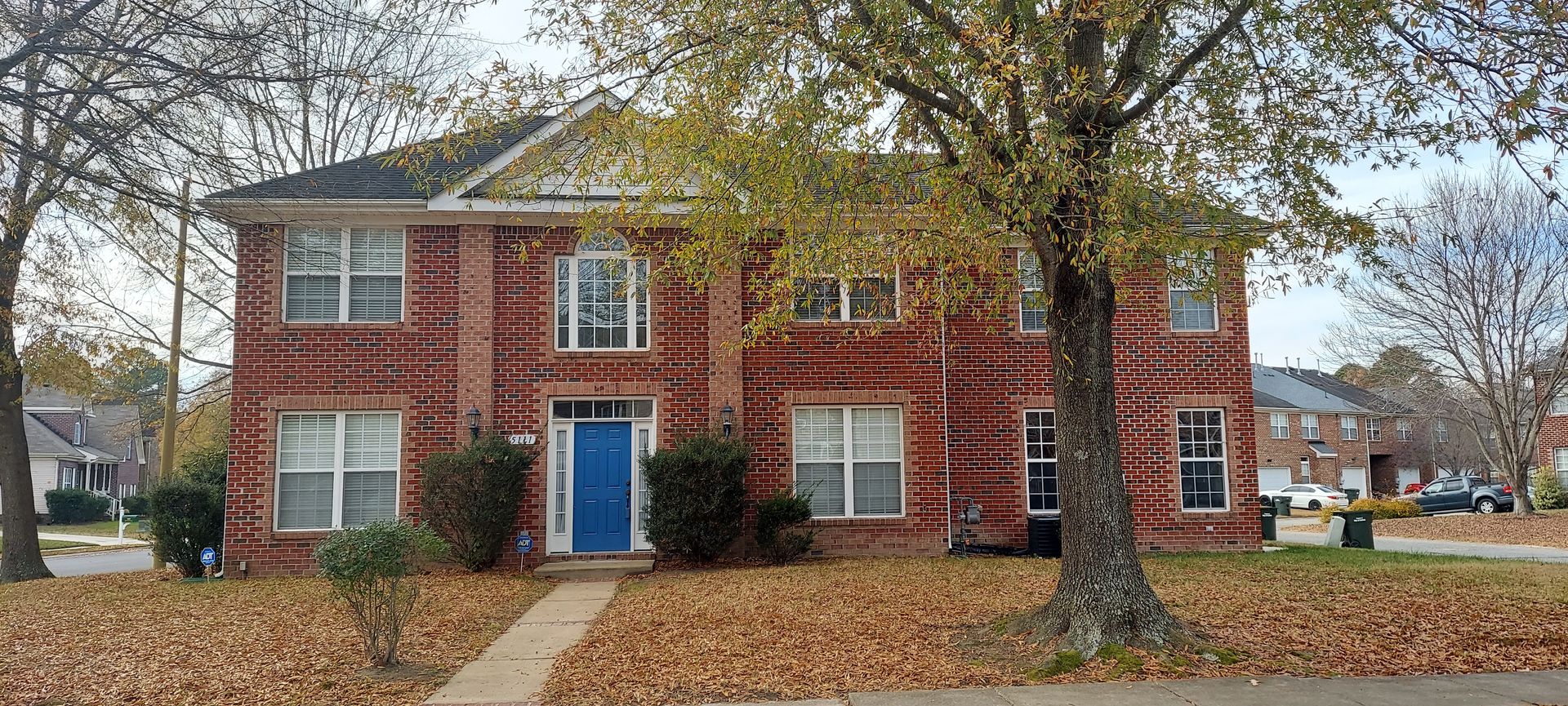 Suffolk House: 5111 S. Links Circle