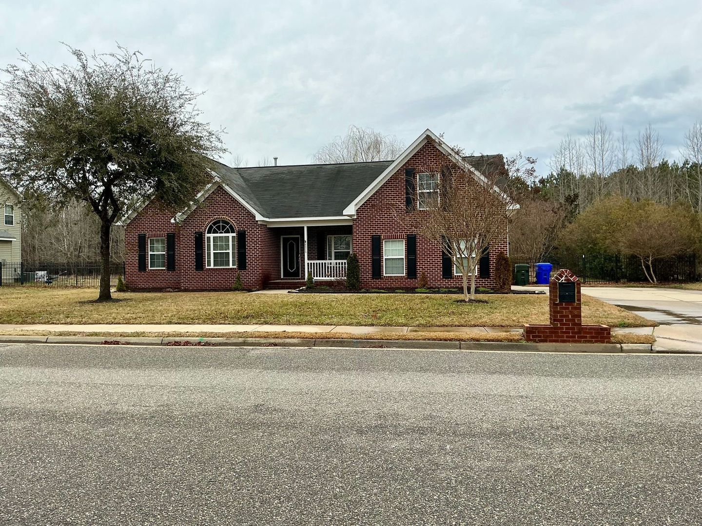 Suffolk House: 6025 Mainsail Lane