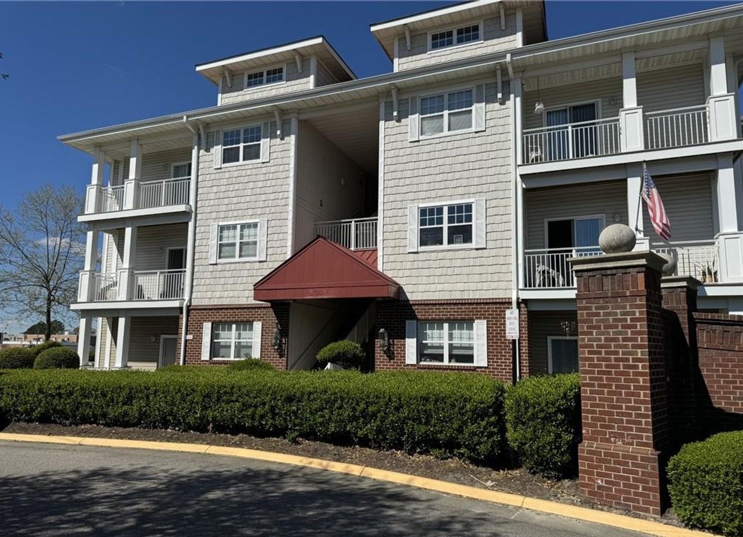 Virginia Beach House: 5300 Warminster Drive #205