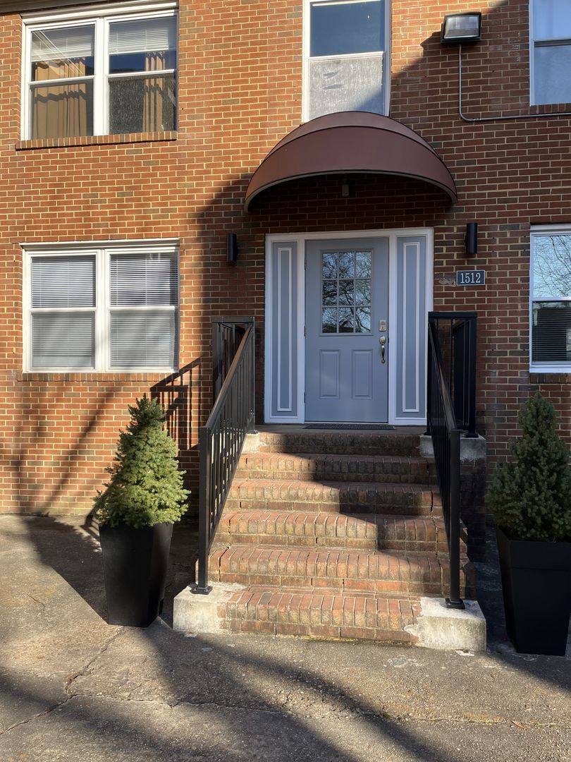 Norfolk Apartment: 1512&16 Colonial & 429&431 Spotswood Units