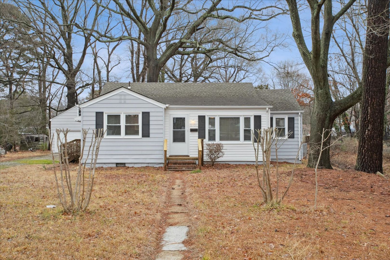Newport News House: 5926 Madison Avenue