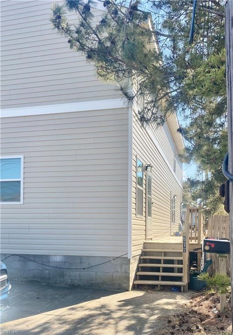 Norfolk House: 577 W. Ocean View Avenue #2