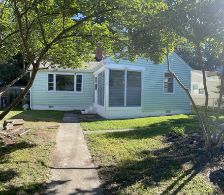 Beautifully Remodeled Home in Hollywood Norfolk – photo 1