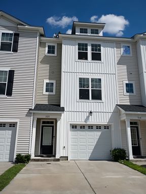 Beautifully crafted home! – photo 1