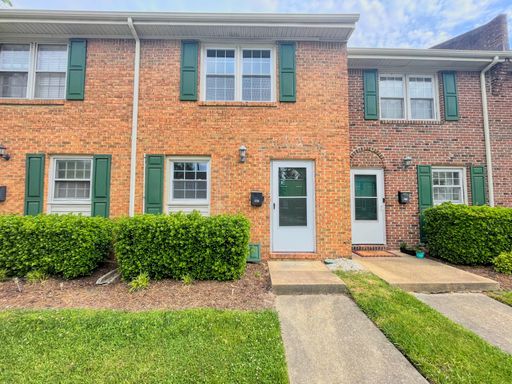 2 Bed 1.5 Bath Rental at 870 Elizabeth Court, Virginia Beach, VA – photo 1