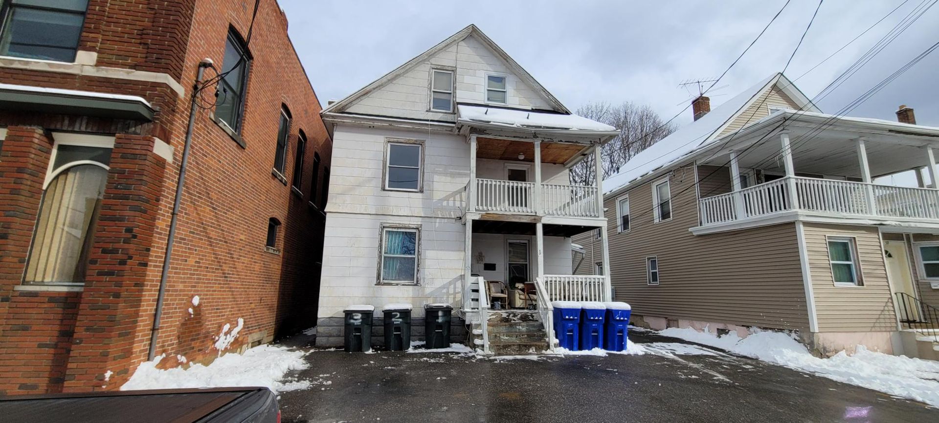 Torrington Apartment: 53 Center