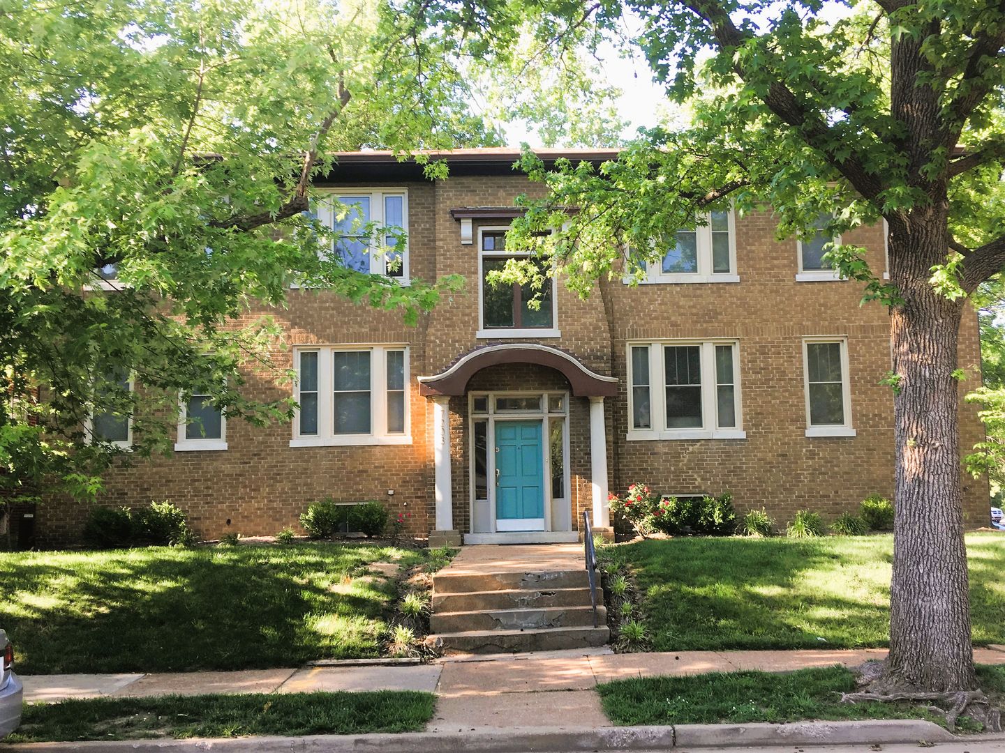 University City Apartment: 7203 Dartmouth Ave