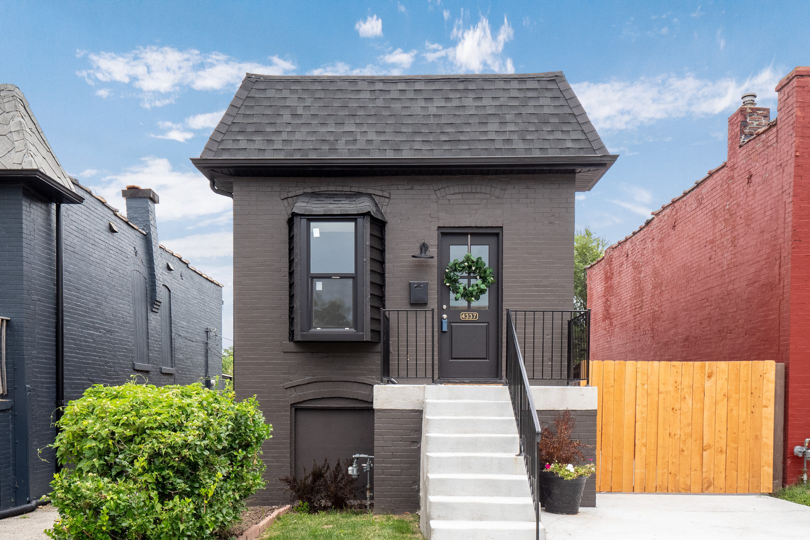 St Louis House: 4337 Fyler