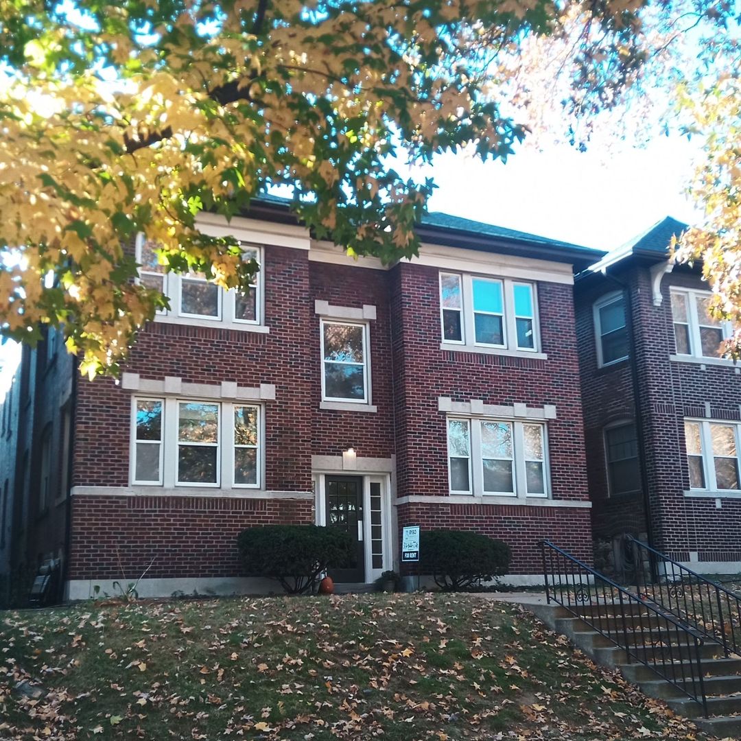 St Louis Apartment: 6436 Alamo