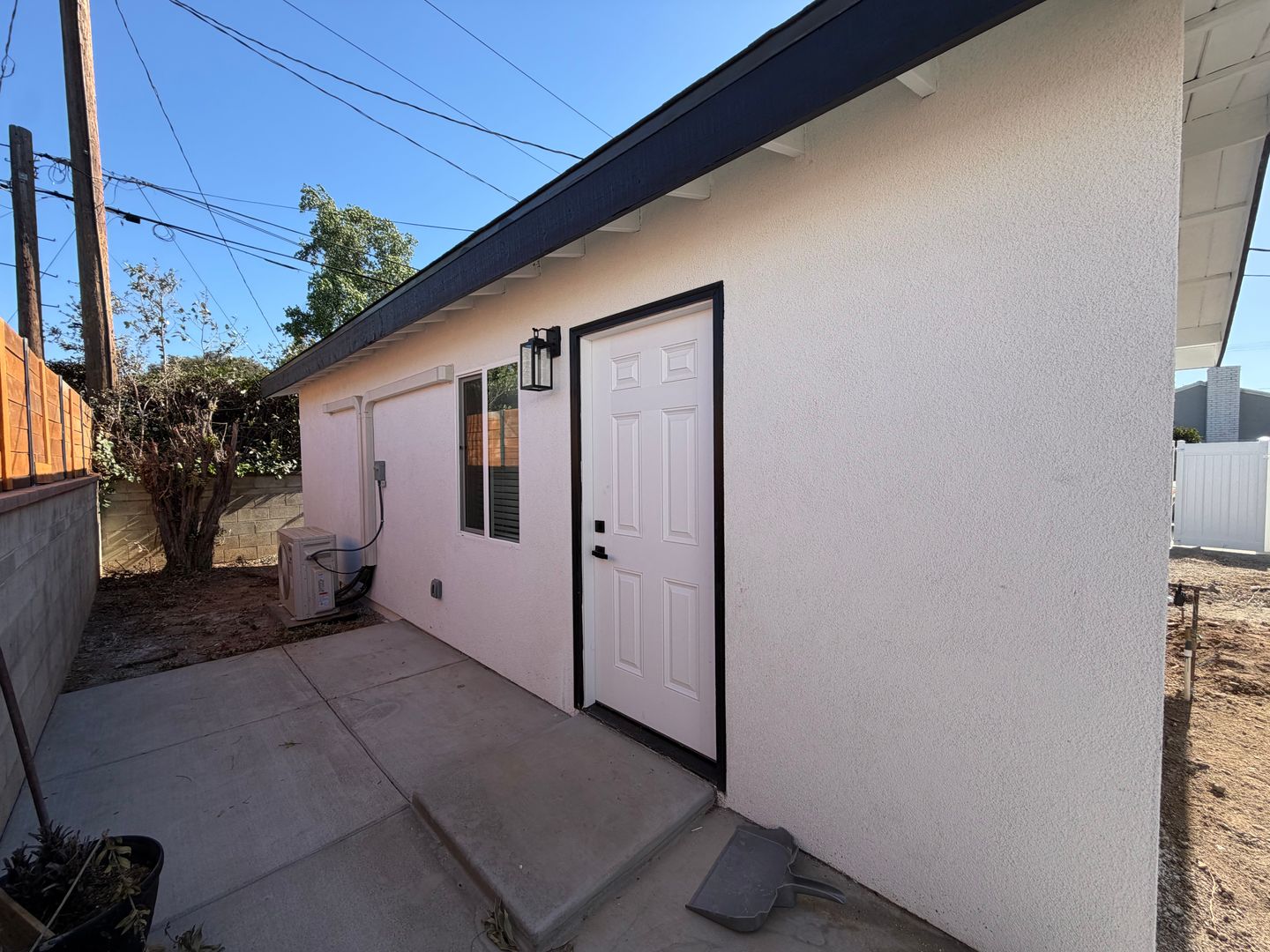 Riverside House: 3592 Timothy Way
