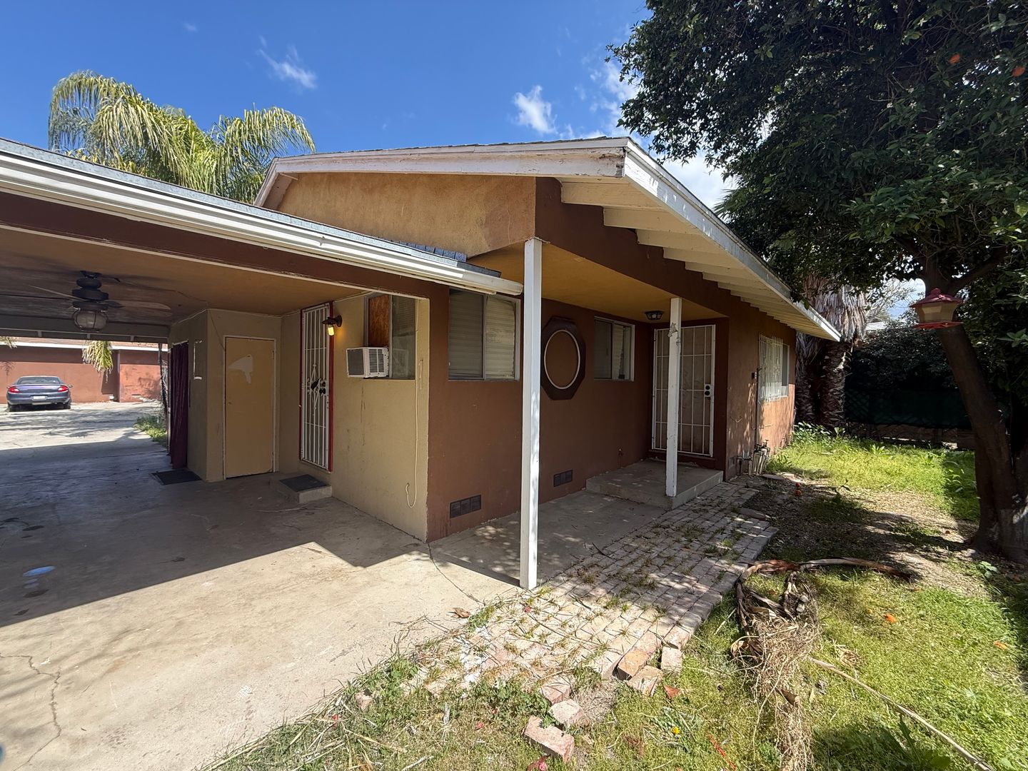 Hemet Apartment: E. Campus Way