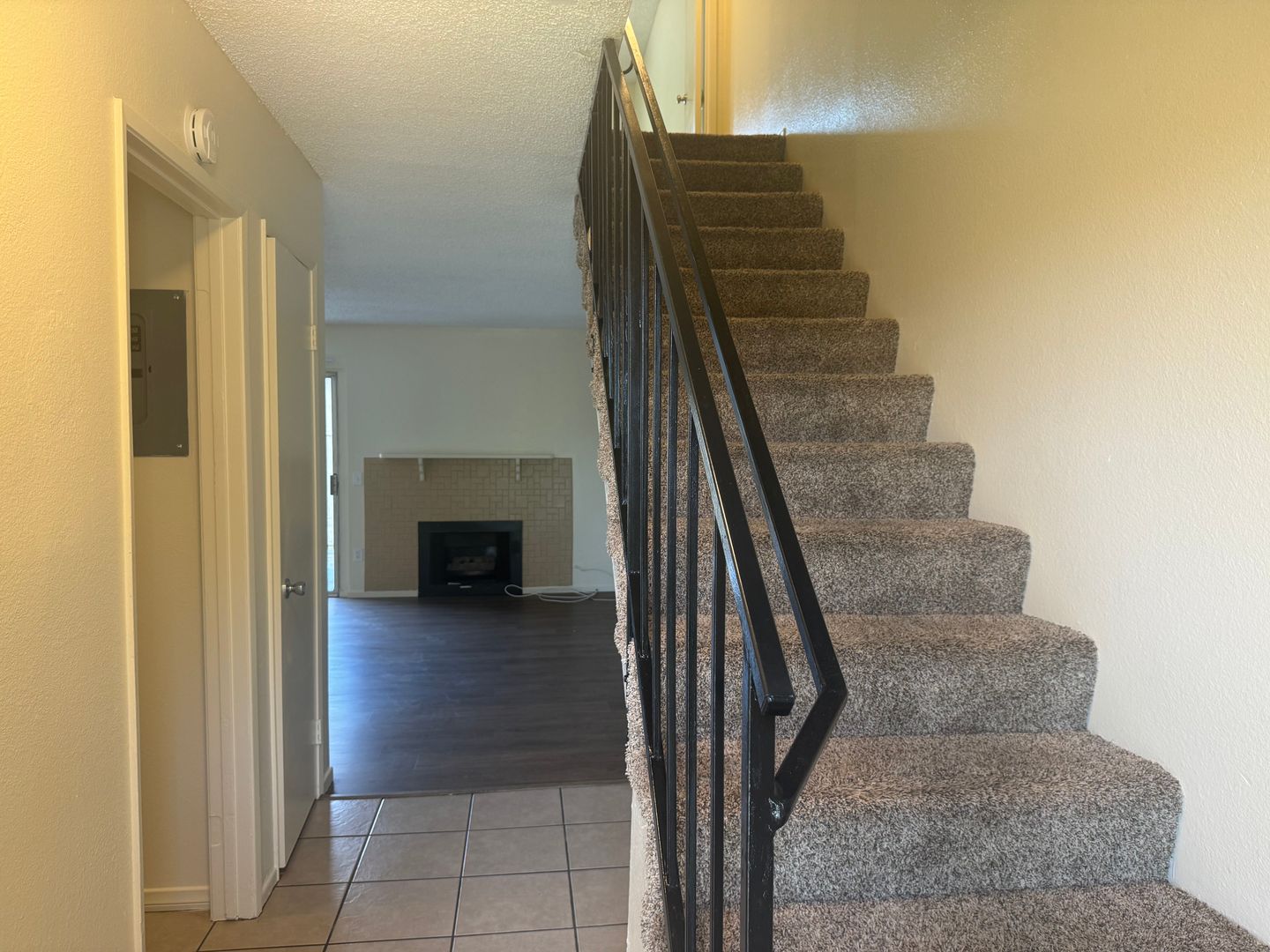 Riverside Condo: 4722 Knickerbocker Ln