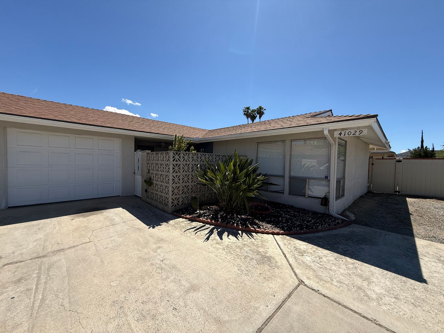 Hemet House: 41029 Alder Ave
