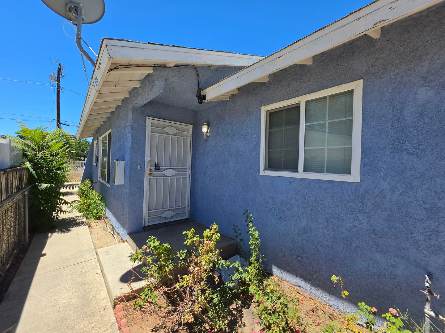 San Jacinto Apartment: 466-70 W. 5th St