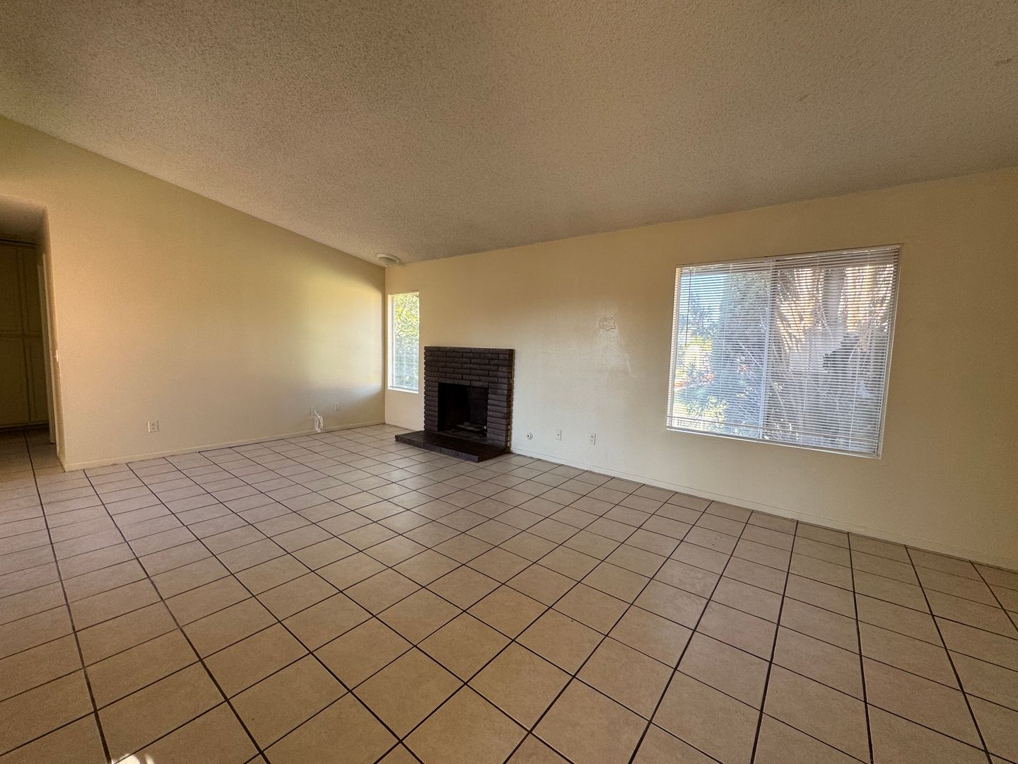 Hemet House: 852 Douglas Ct