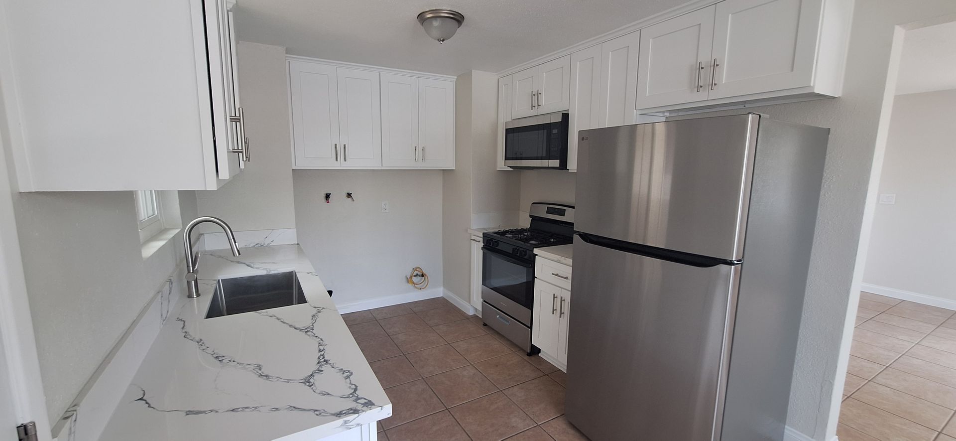 Riverside Apartment: 5000 Golden Ave