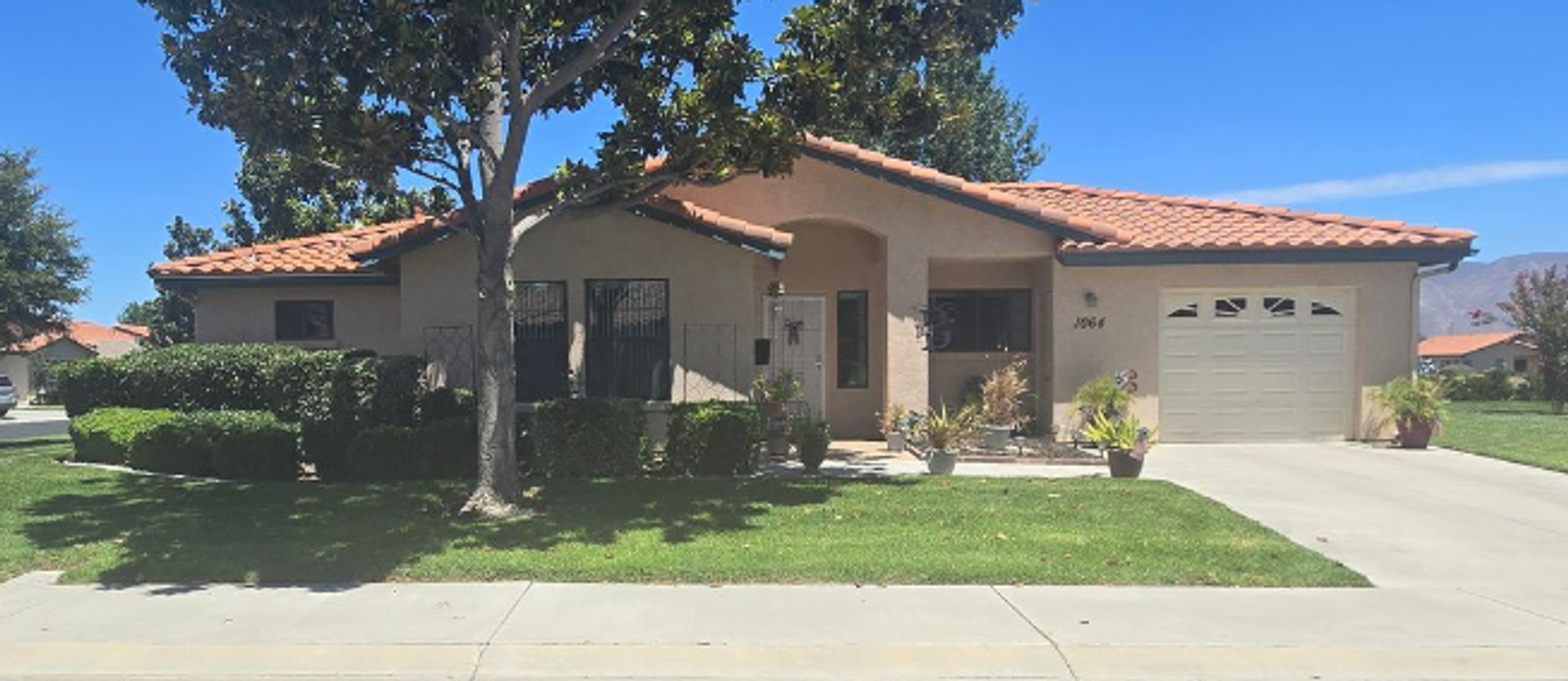 Hemet House: 1064 Clubhouse Drive
