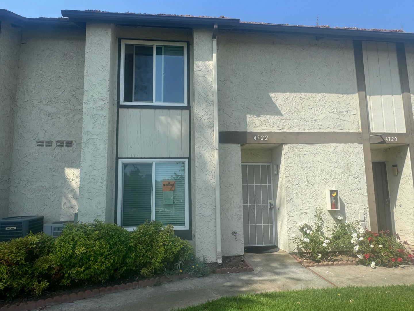 Riverside Condo: 4722 Knickerbocker Ln