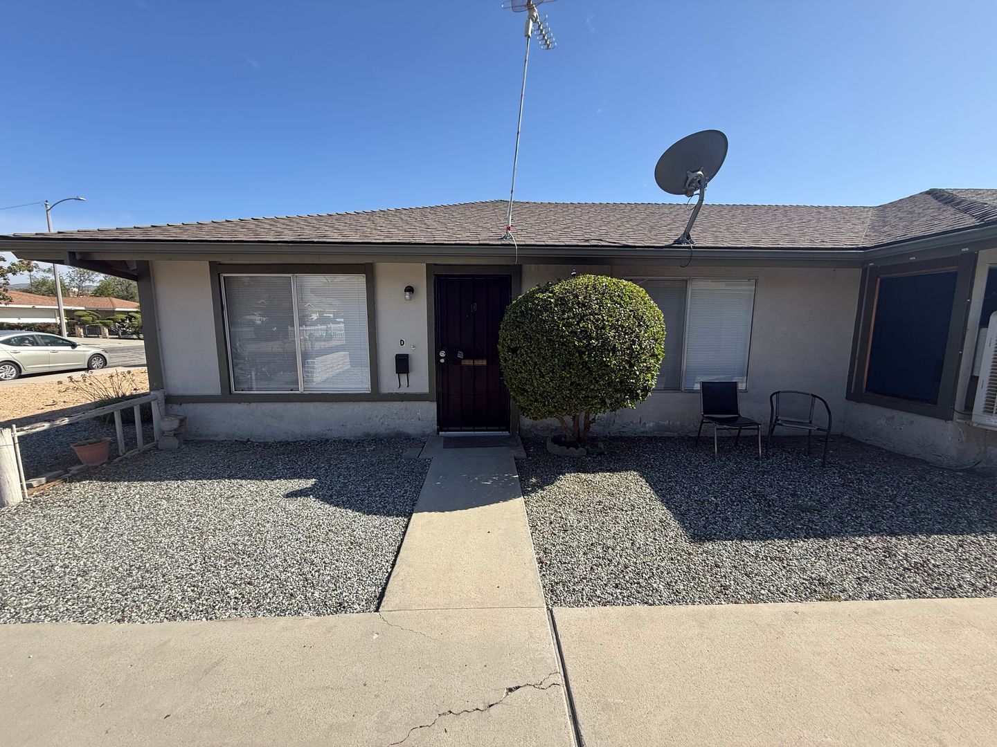 Hemet Apartment: 471 S. Simpson Ave.