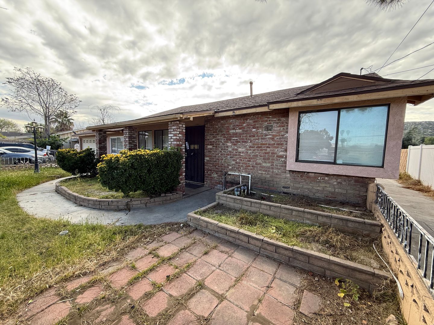 Hemet House: 41135 E. Stetson Avenue