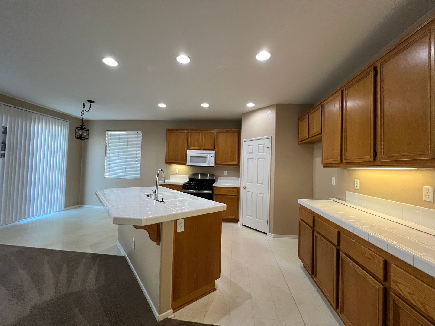 Murrieta House: 38434 Coralino Dr