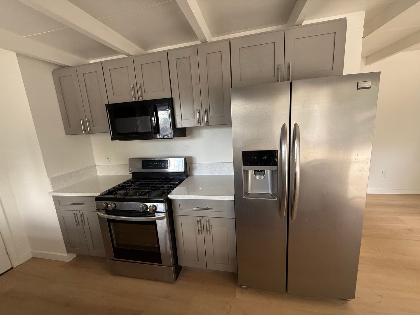 Hemet Apartment: 40360 Mayberry Ave