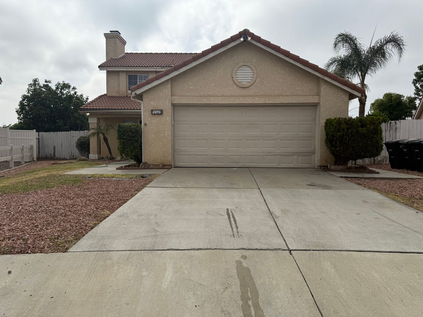 Hemet House: 1096 Burton St