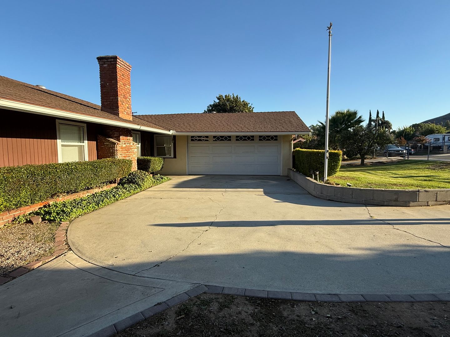 Riverside House: 5261 Sierra Vista Avenue