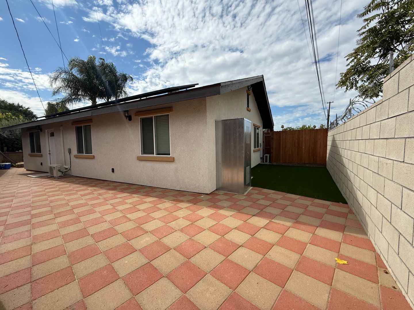 Riverside Apartment: 8335 Randolph