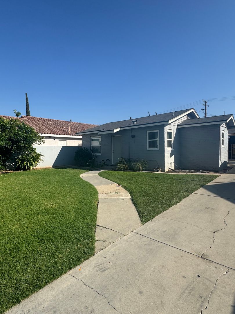 Riverside Apartment: 1784-1796 7th St./3732 Mesa Dr.