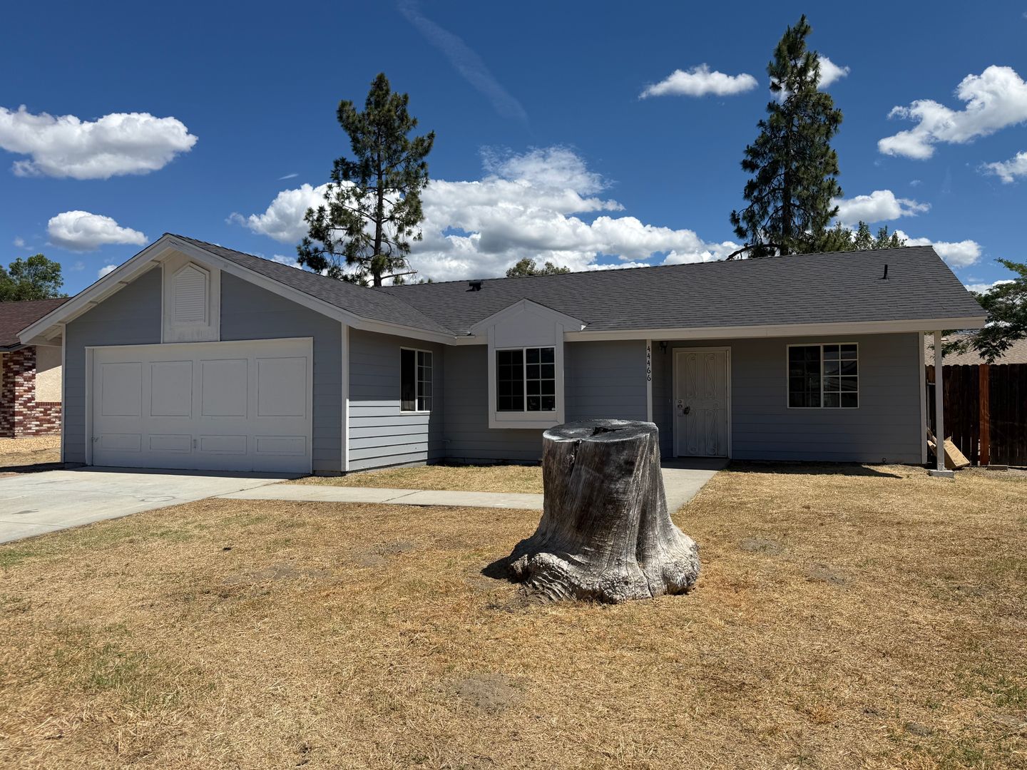 Hemet House: 44466 Meadow Grove St