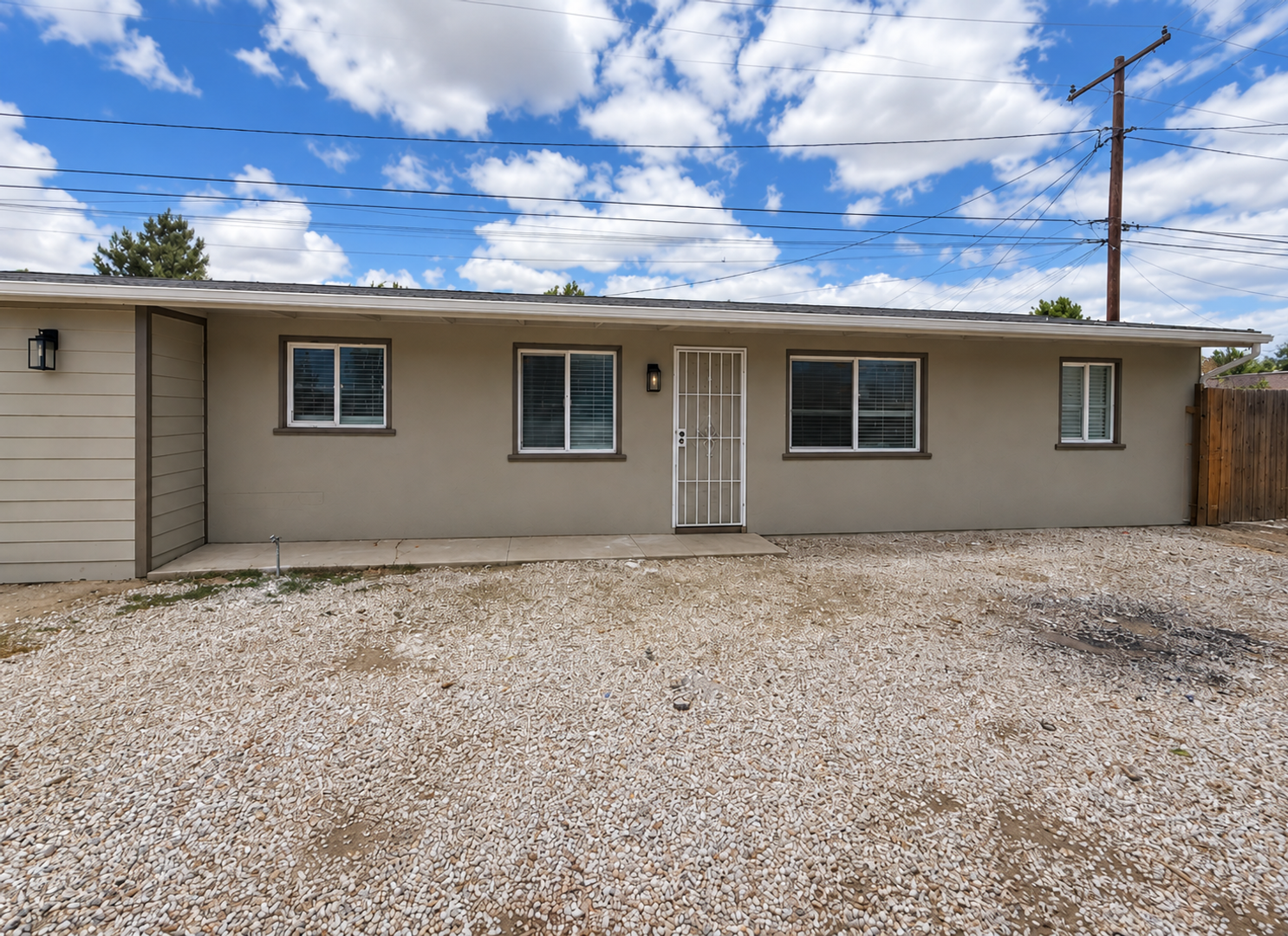 Hemet Apartment: 40360 Mayberry Ave