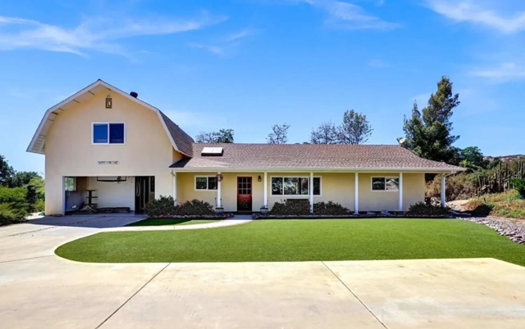 Temecula House: 38970 Yuma Ln