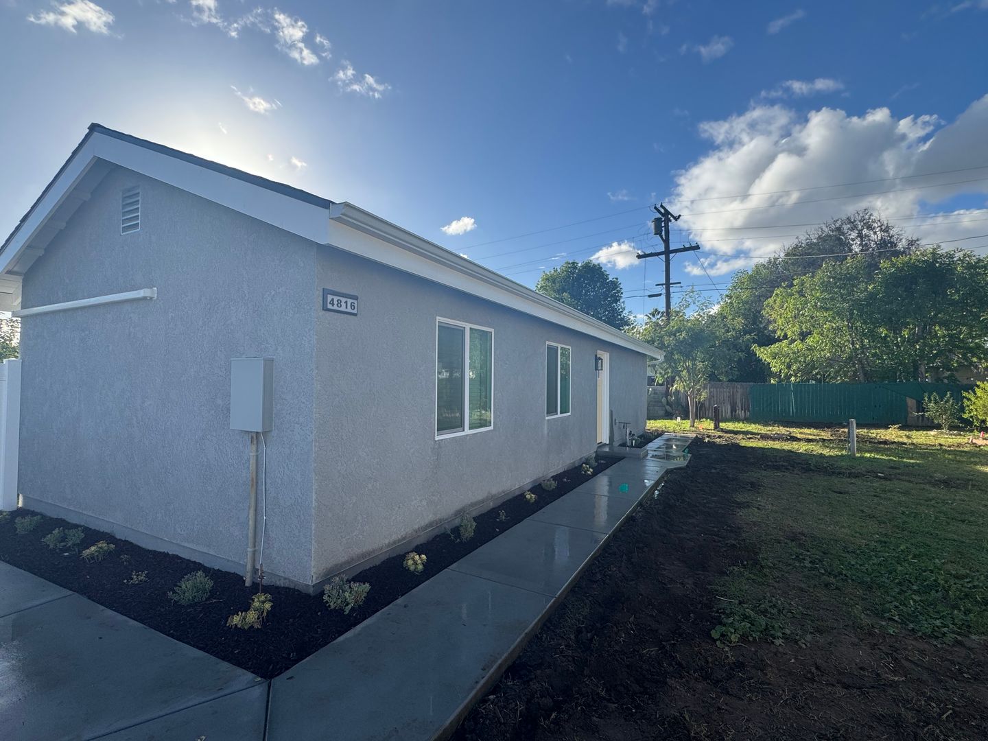 Riverside Apartment: 4818 Beverly Ct.