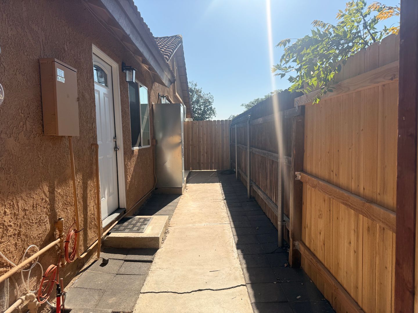 Riverside Apartment: Rutland Street 7021