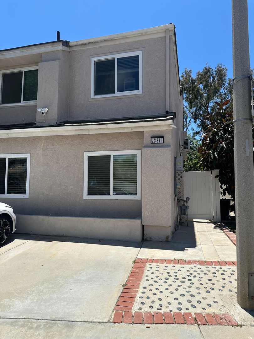 Moreno Valley House: 23811 Bouquet Canyon Place