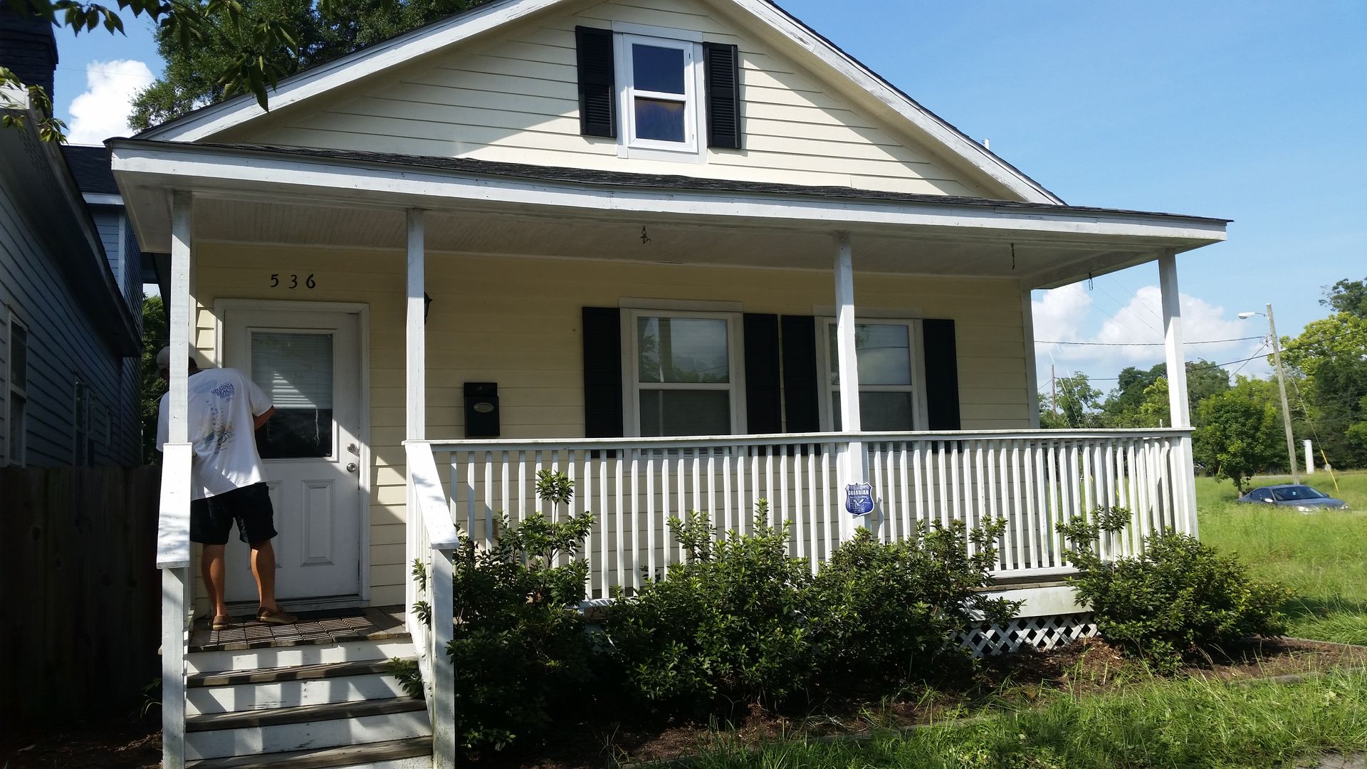 Savannah House: 536 E 33rd St