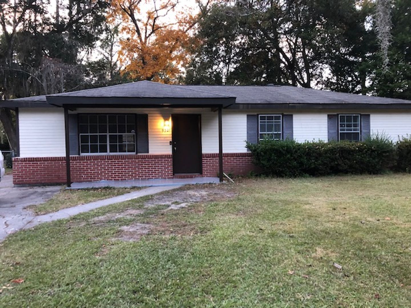 Savannah House: 9321 Dunwoody Dr