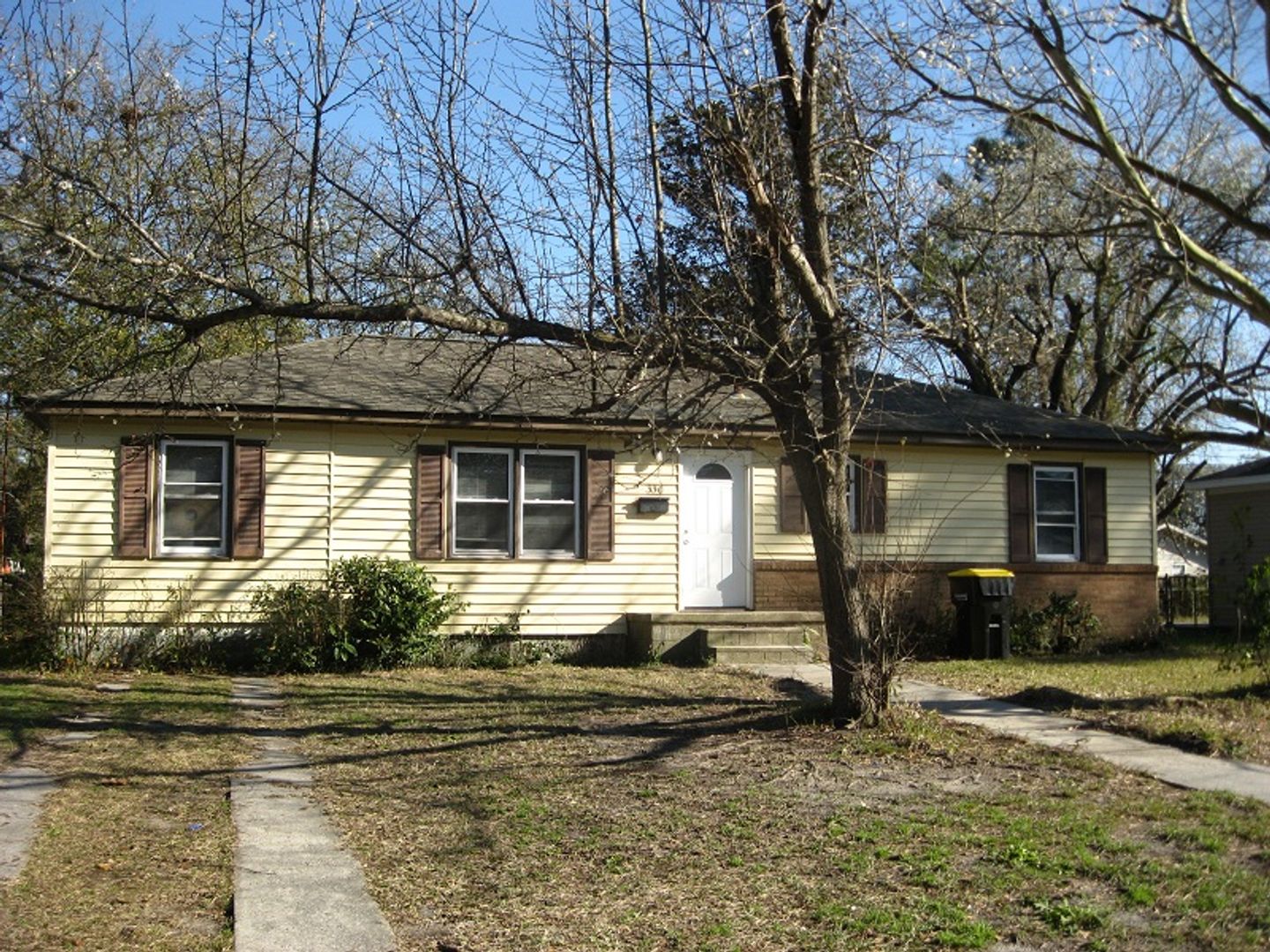 Savannah House: 330 Bunting Dr