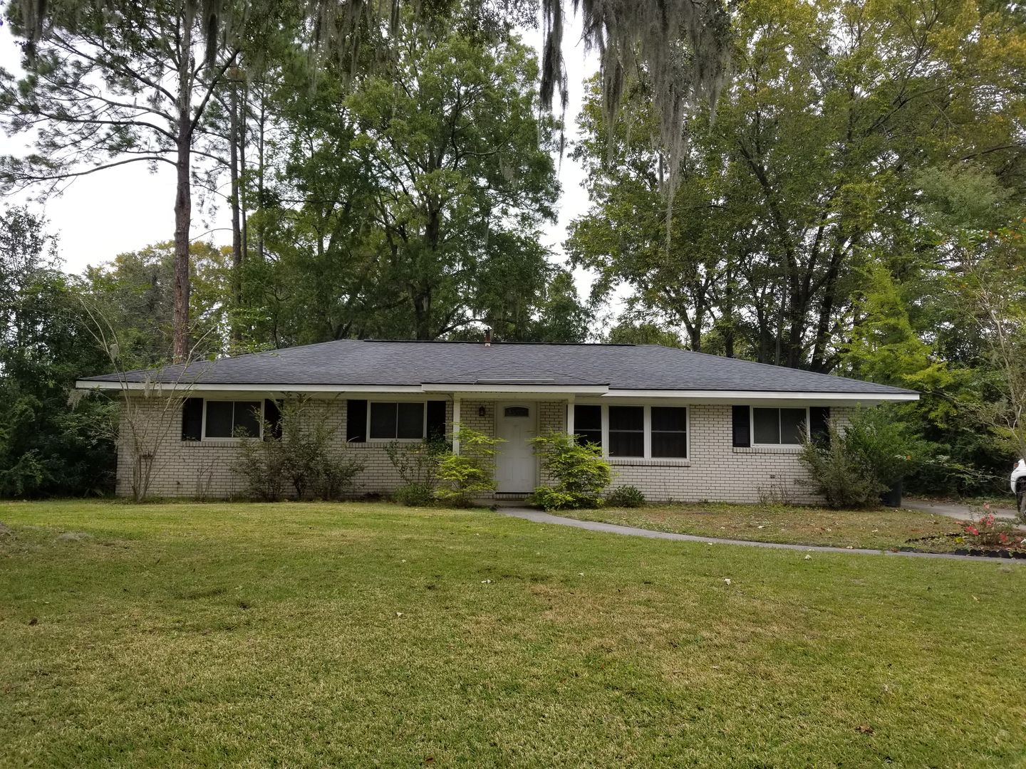 Savannah House: 406 Montclair Blvd