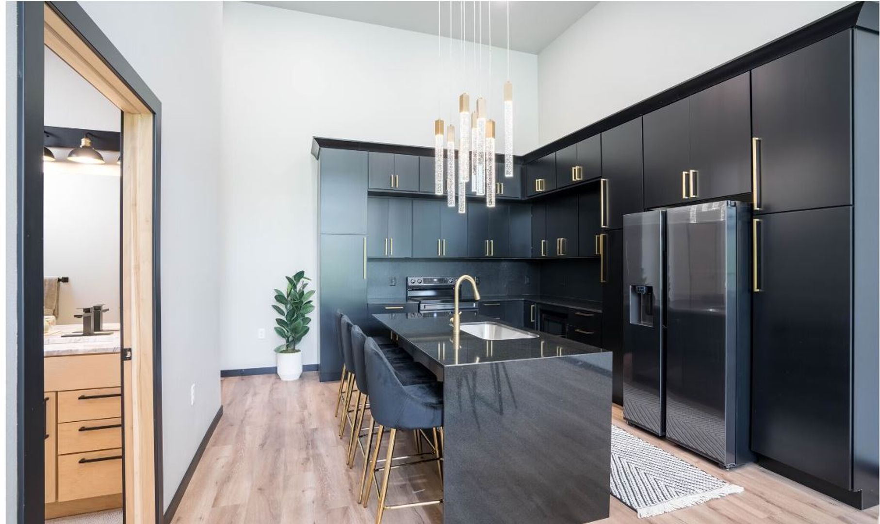 Eau Claire Apartment: 1233 W. Hamilton Ave