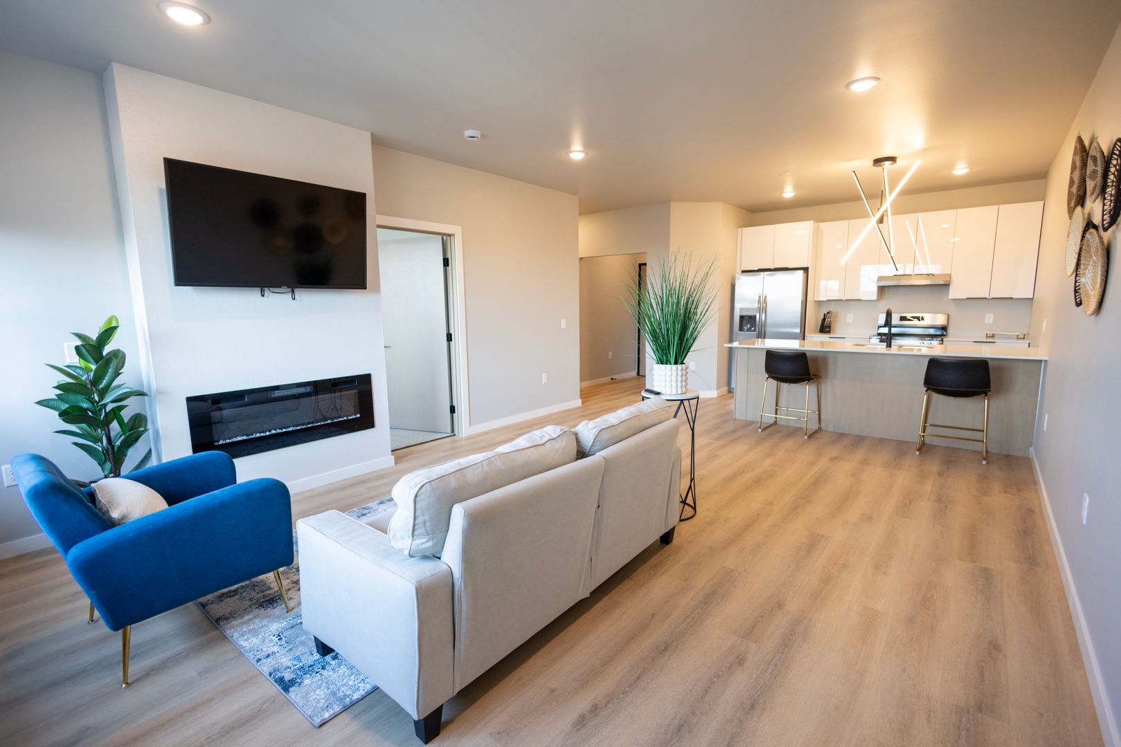 Eau Claire Apartment: 1233 W. Hamilton Ave