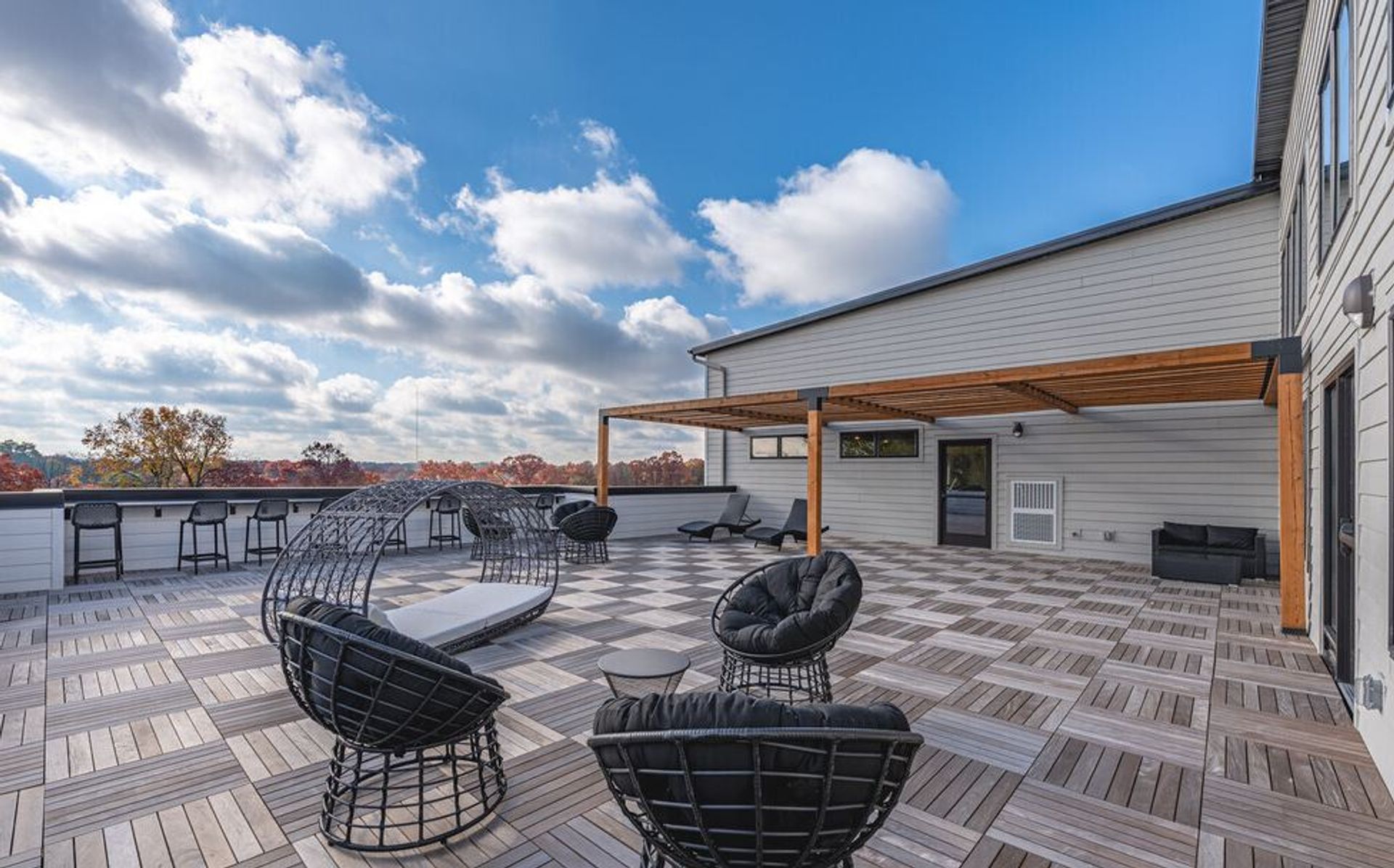 Eau Claire Apartment: 2775 Patrick John Dr.