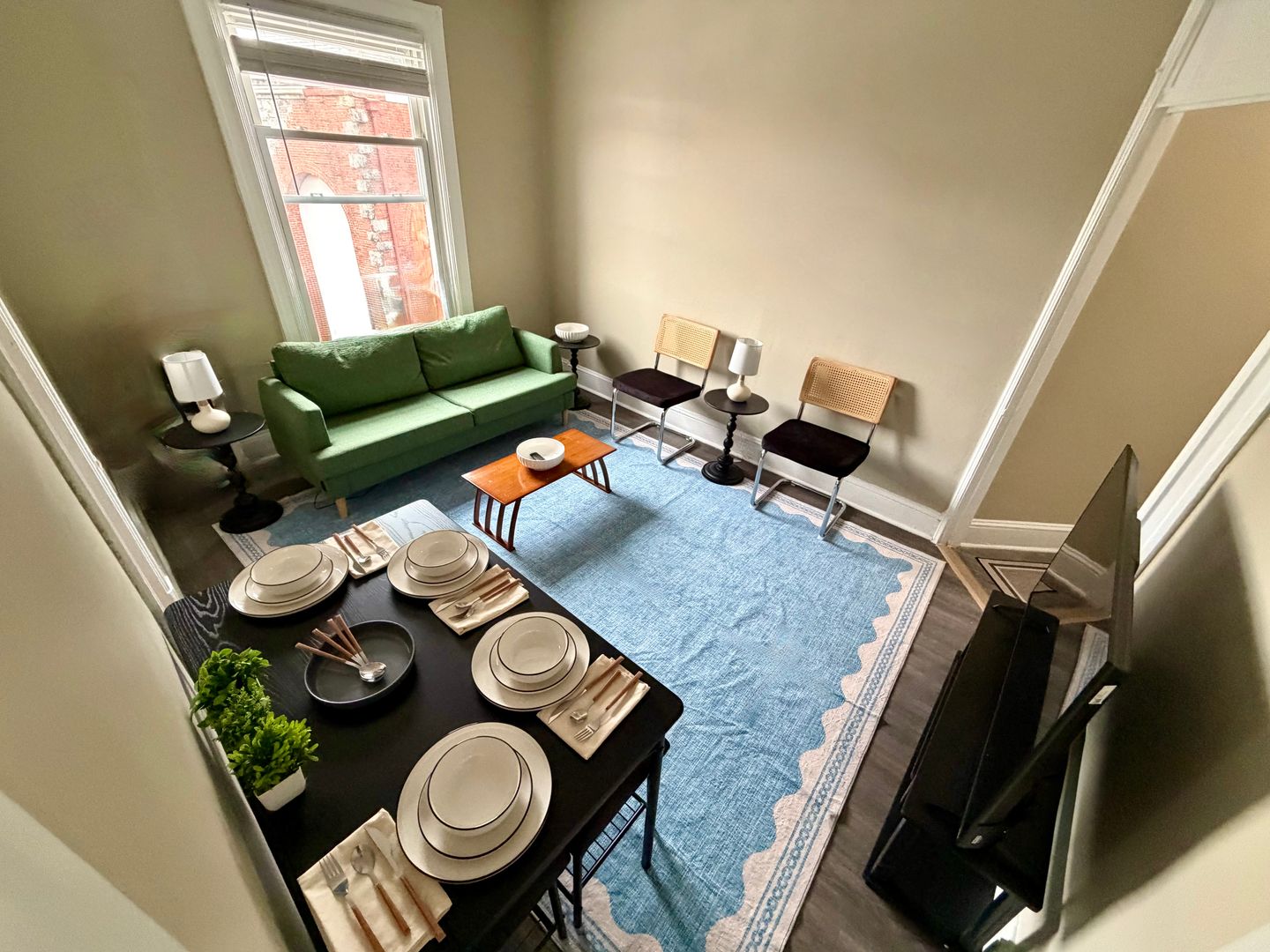 Washington Apartment: 61 Rhode Island Avenue NE